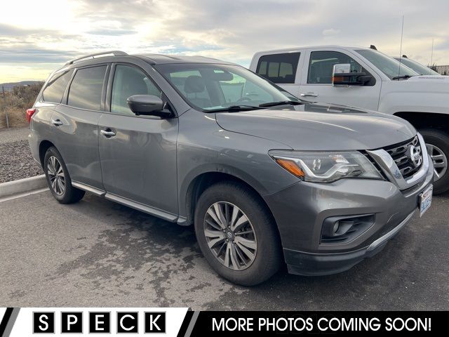 2017 Nissan Pathfinder SL