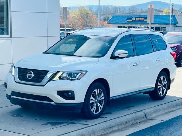 2017 Nissan Pathfinder SL