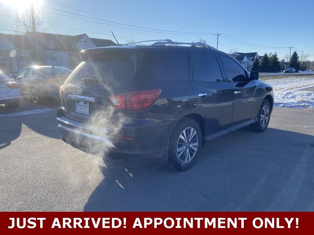 2017 Nissan Pathfinder SL