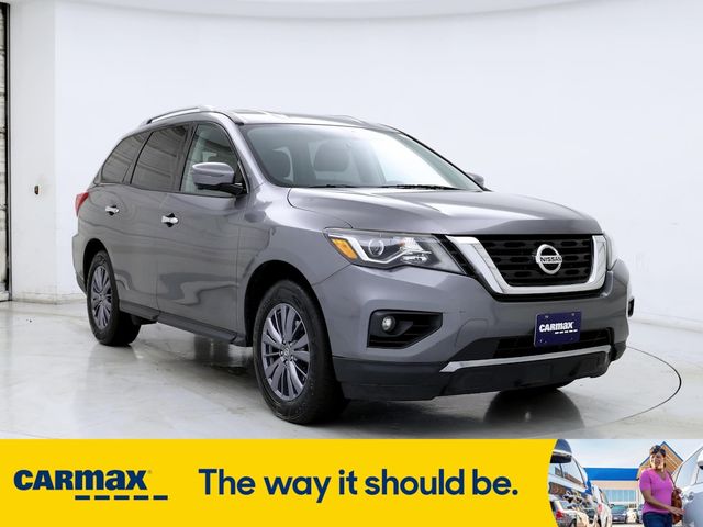 2017 Nissan Pathfinder SL