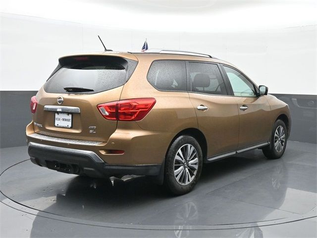 2017 Nissan Pathfinder SL