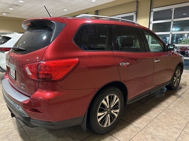 2017 Nissan Pathfinder SL