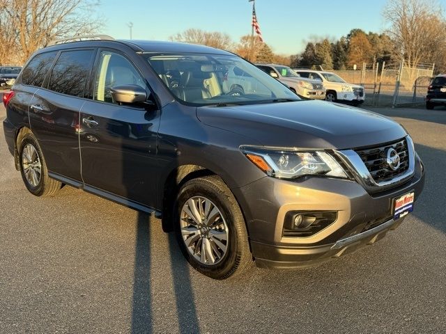 2017 Nissan Pathfinder SL