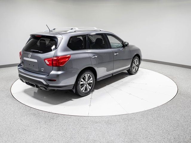 2017 Nissan Pathfinder SL