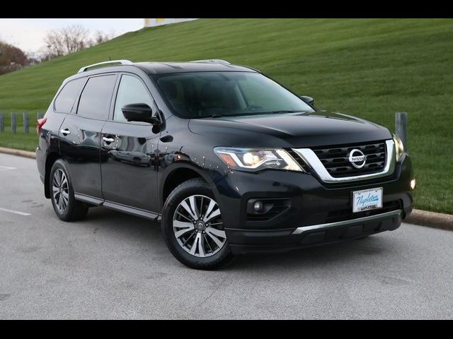 2017 Nissan Pathfinder SL