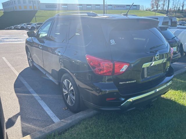 2017 Nissan Pathfinder SL