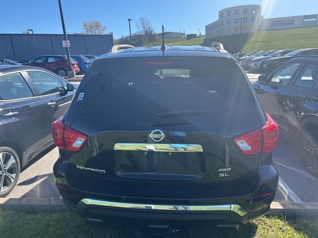 2017 Nissan Pathfinder SL