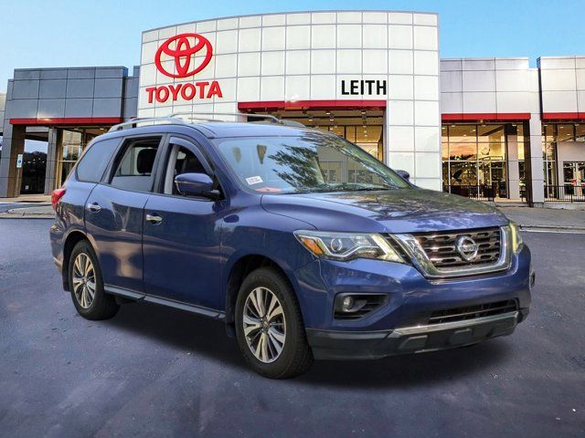 2017 Nissan Pathfinder SL