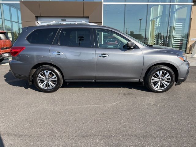 2017 Nissan Pathfinder SL