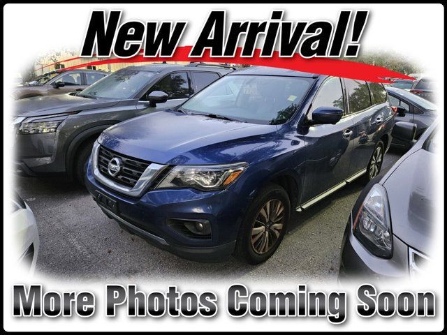 2017 Nissan Pathfinder SL