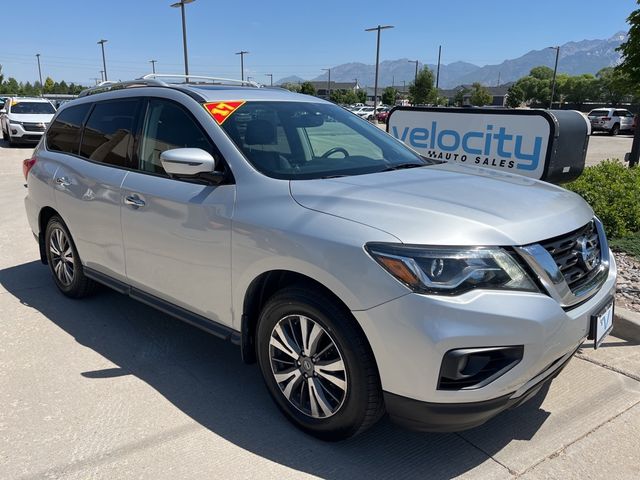 2017 Nissan Pathfinder SL