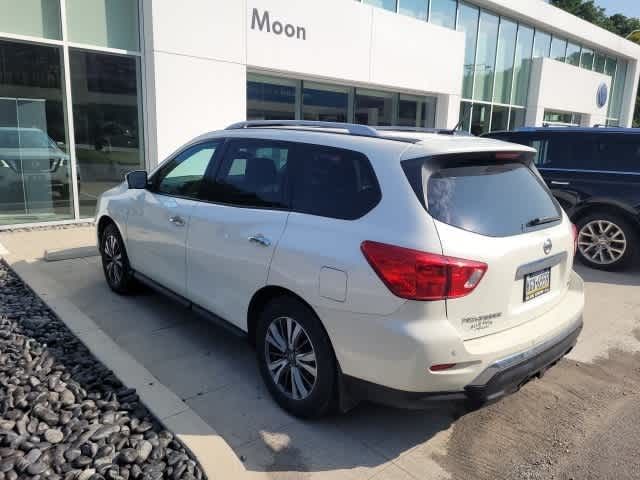 2017 Nissan Pathfinder SL