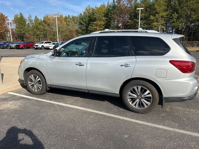 2017 Nissan Pathfinder SL