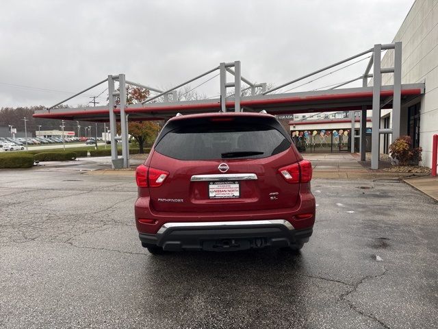 2017 Nissan Pathfinder SL