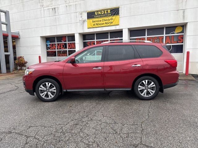 2017 Nissan Pathfinder SL