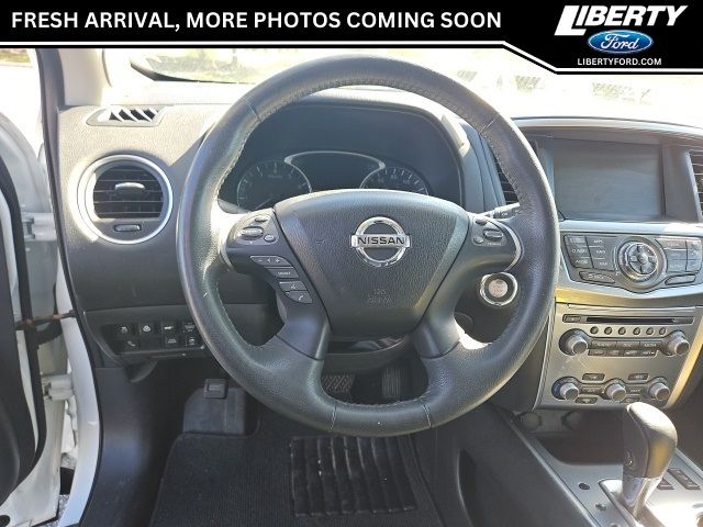 2017 Nissan Pathfinder SL