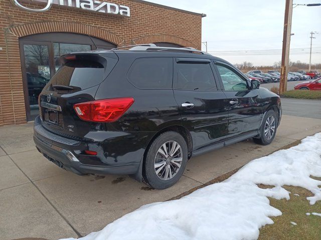 2017 Nissan Pathfinder SL