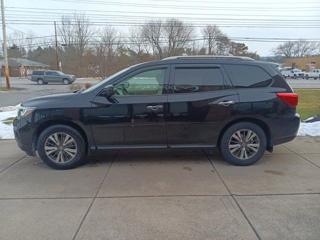 2017 Nissan Pathfinder SL