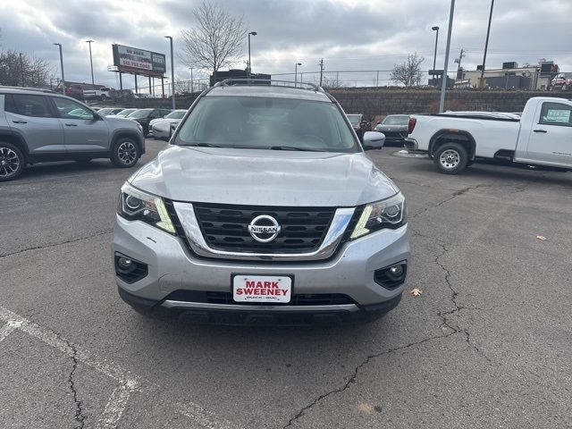 2017 Nissan Pathfinder SL