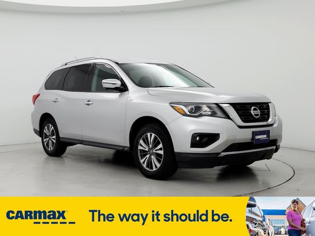 2017 Nissan Pathfinder SL