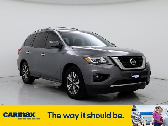 2017 Nissan Pathfinder SL