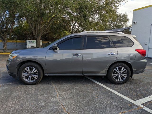 2017 Nissan Pathfinder SL