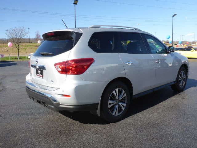 2017 Nissan Pathfinder SL