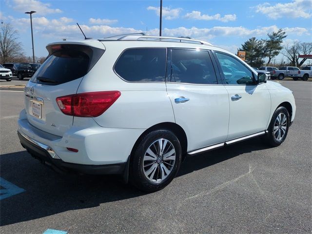 2017 Nissan Pathfinder SL