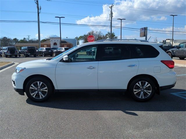 2017 Nissan Pathfinder SL