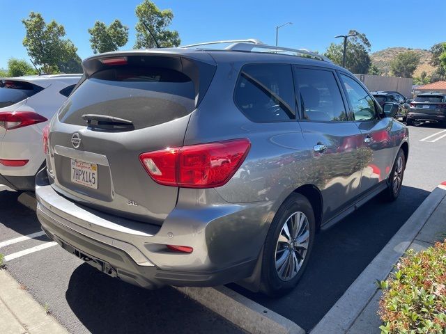 2017 Nissan Pathfinder SL