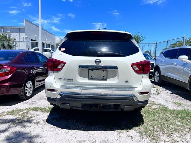 2017 Nissan Pathfinder SL