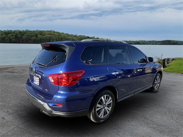 2017 Nissan Pathfinder SL