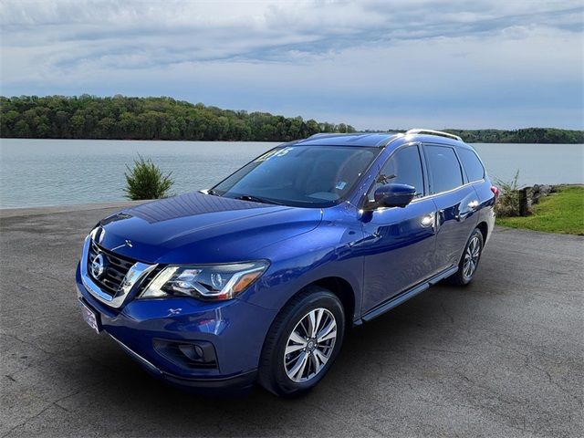 2017 Nissan Pathfinder SL