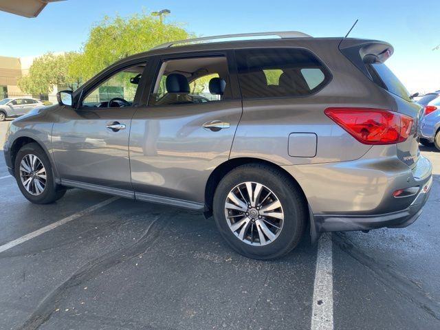 2017 Nissan Pathfinder SL