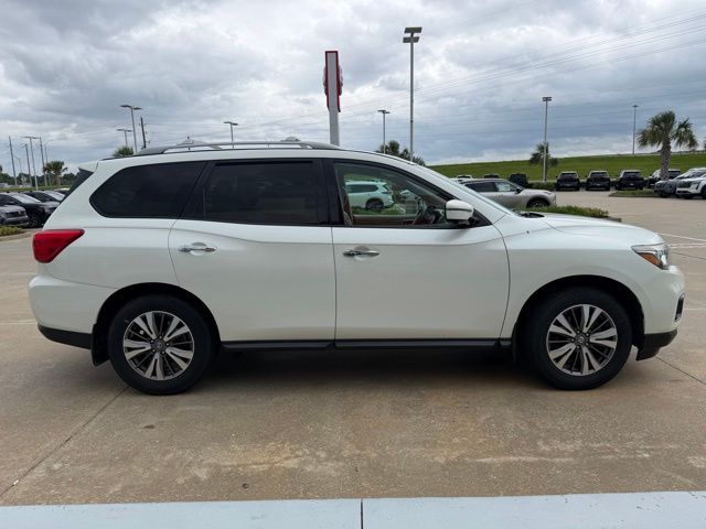 2017 Nissan Pathfinder SL