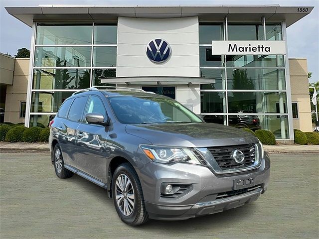 2017 Nissan Pathfinder SL