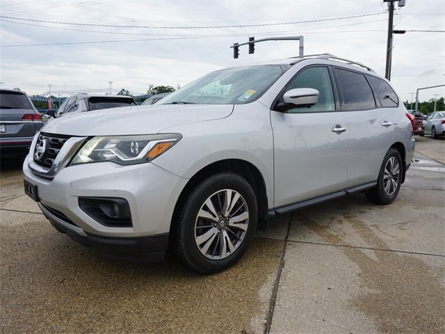 2017 Nissan Pathfinder SL