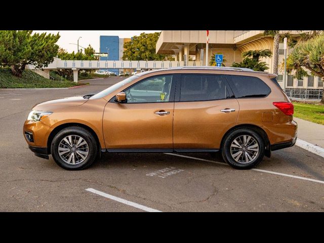 2017 Nissan Pathfinder SL