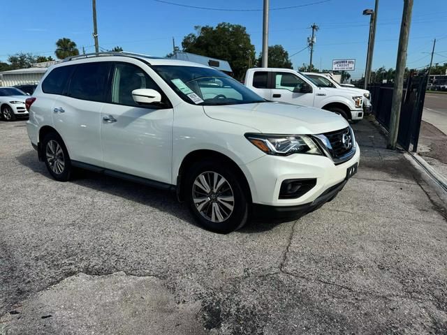 2017 Nissan Pathfinder SL