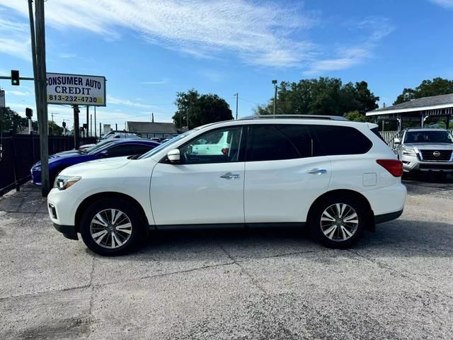 2017 Nissan Pathfinder SL