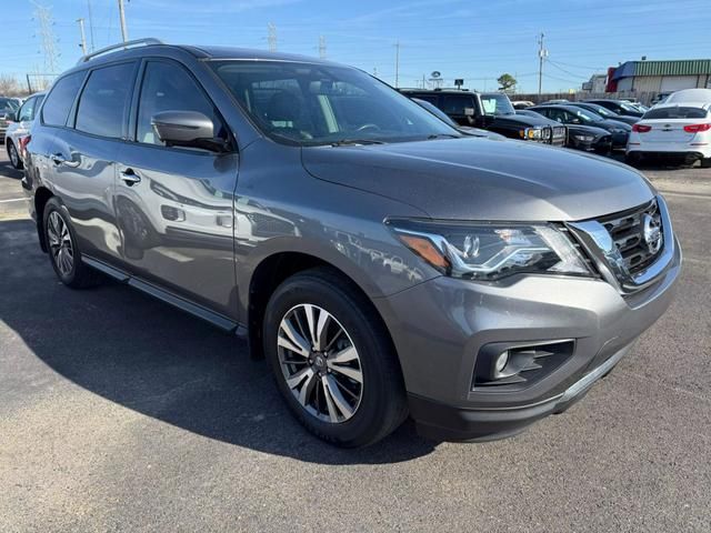 2017 Nissan Pathfinder SL