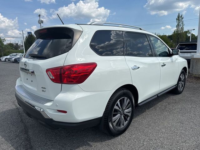 2017 Nissan Pathfinder SV