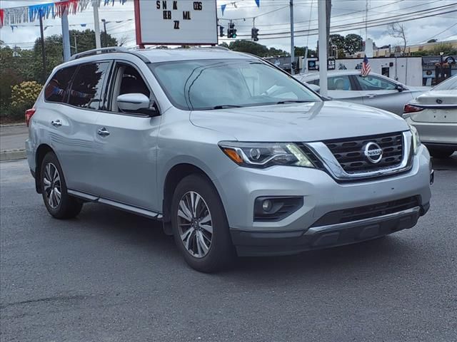 2017 Nissan Pathfinder SV