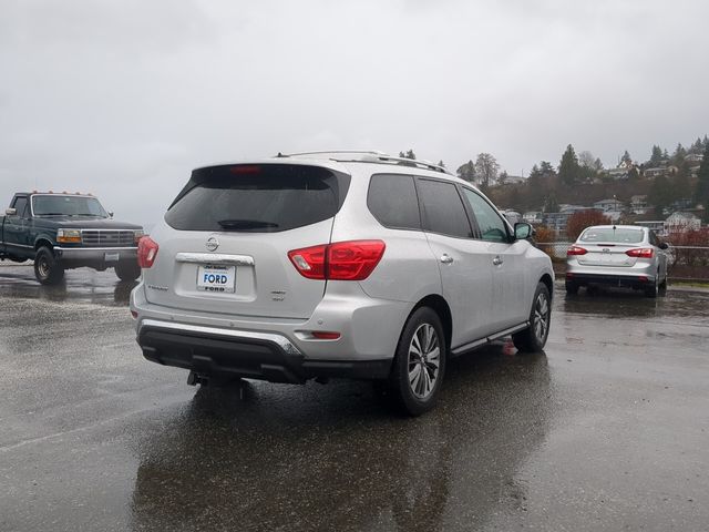 2017 Nissan Pathfinder SV