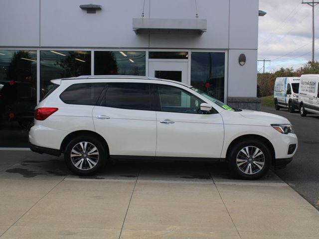 2017 Nissan Pathfinder SV