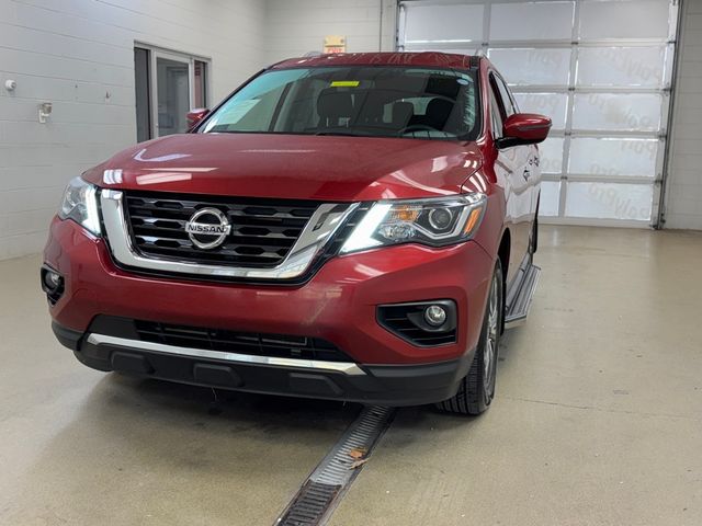 2017 Nissan Pathfinder SV