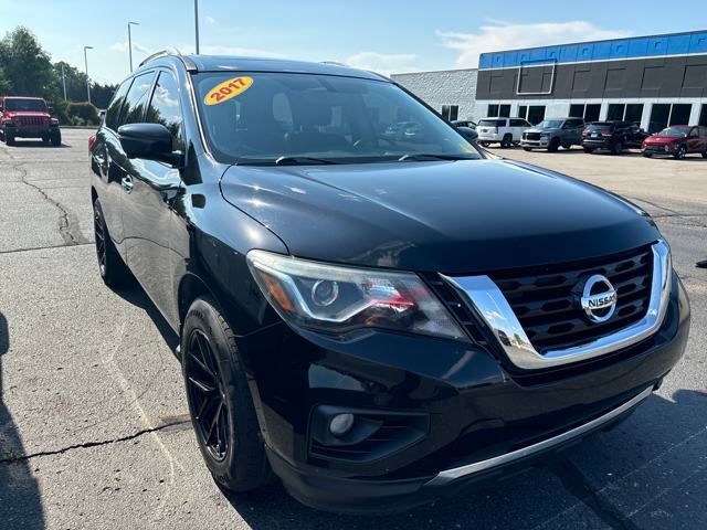 2017 Nissan Pathfinder SV