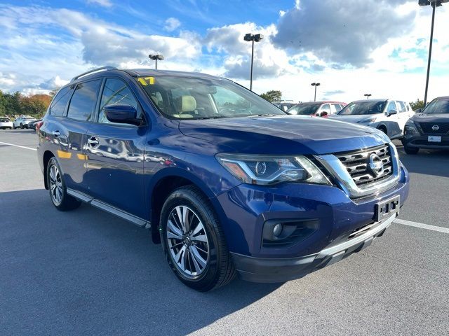 2017 Nissan Pathfinder SV