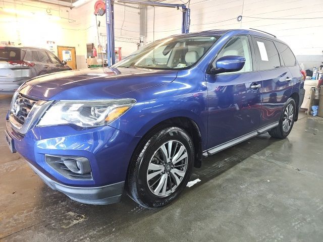 2017 Nissan Pathfinder SV