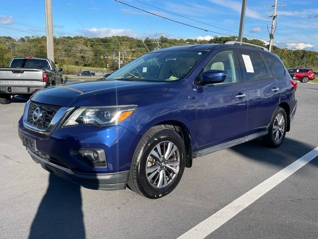 2017 Nissan Pathfinder SV